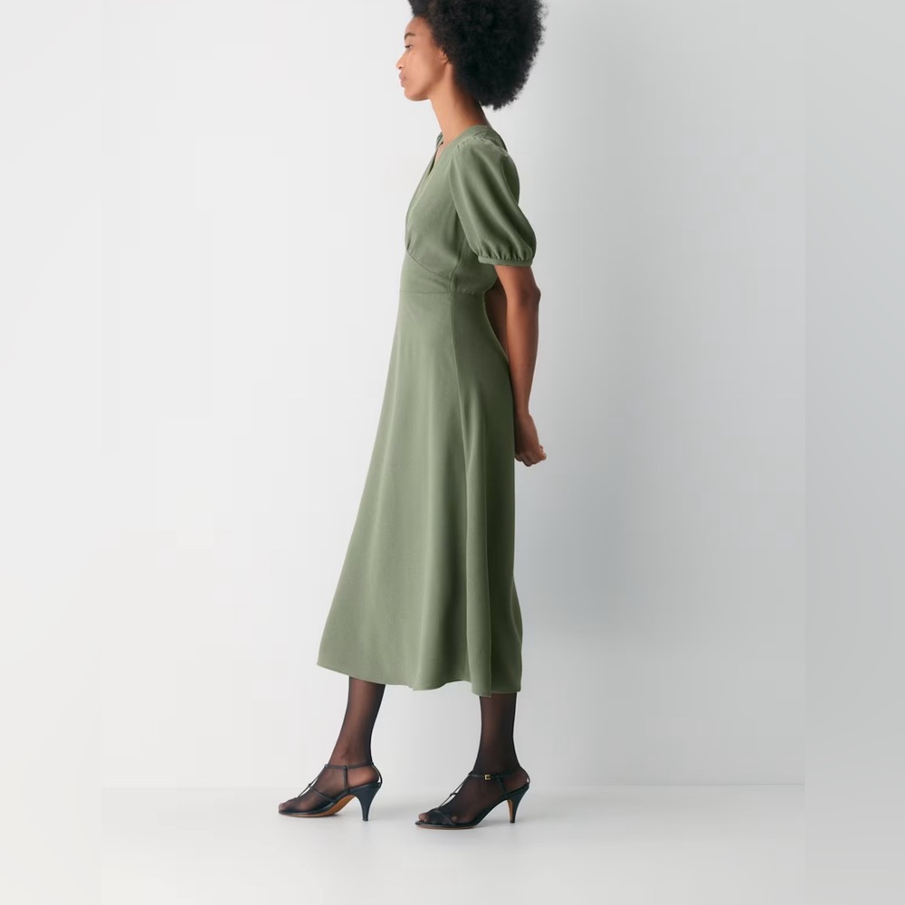 Aritzia Wilfred
(Re)Twill™ Calliope Olive Midi Dress Sz 8 - Picture 4 of 16